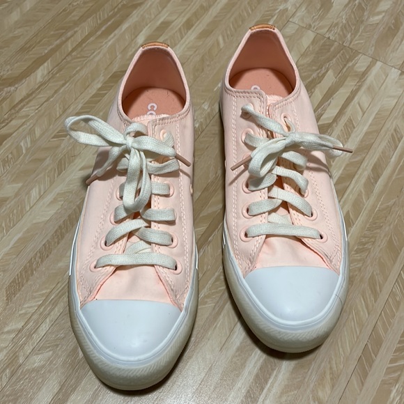 Converse - Picture 3 of 5